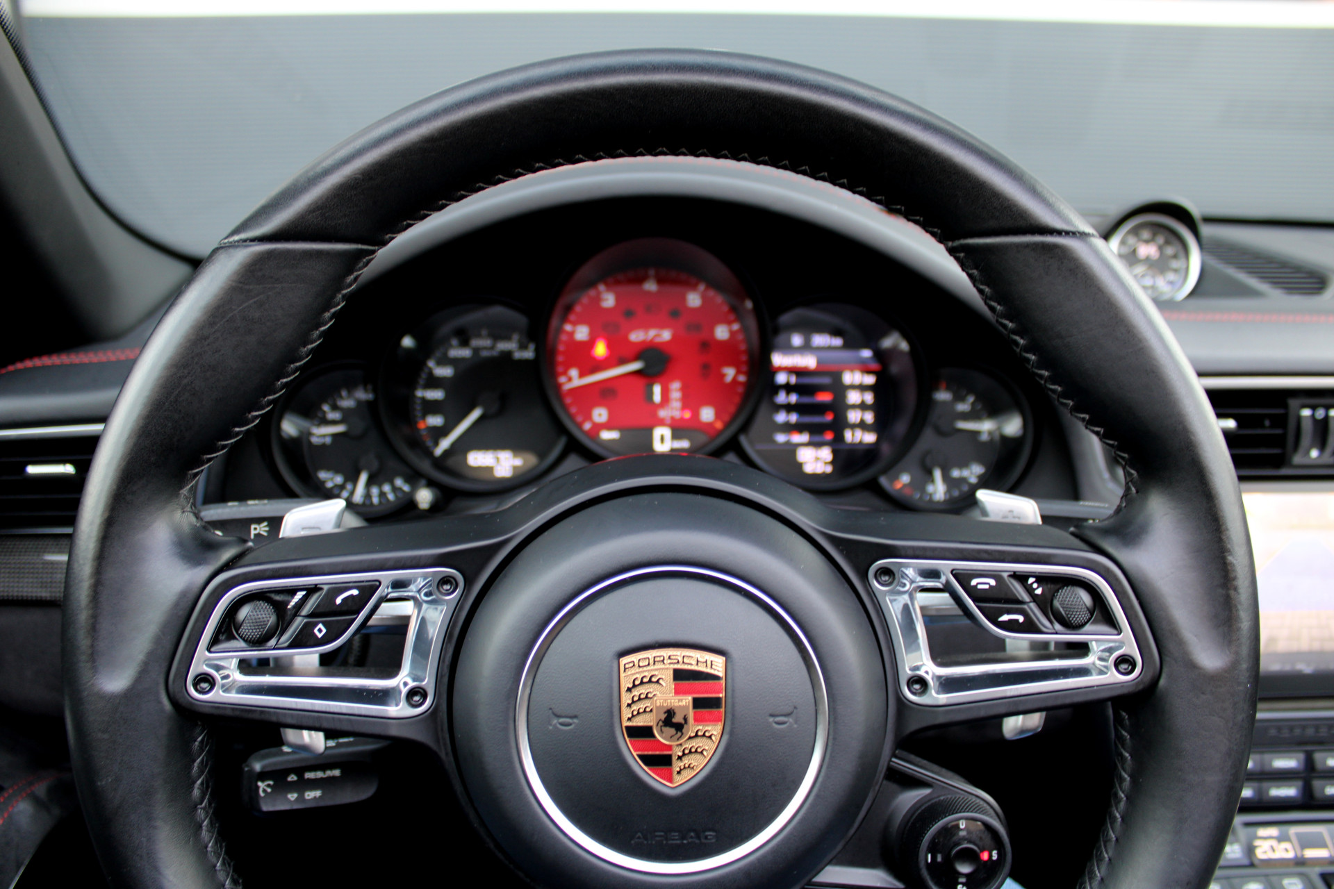 43090724-11.jpg