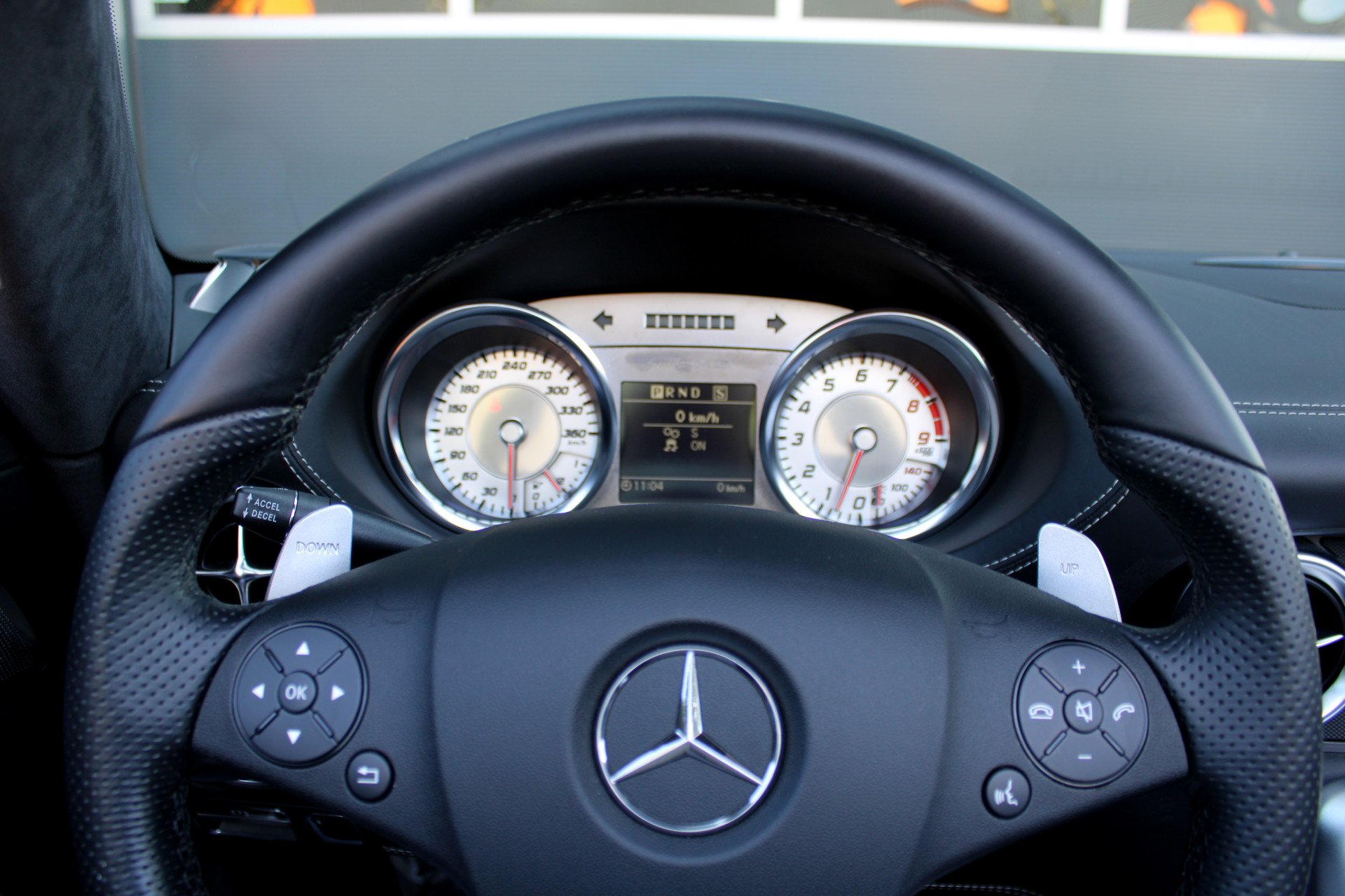 44395318-14.jpg