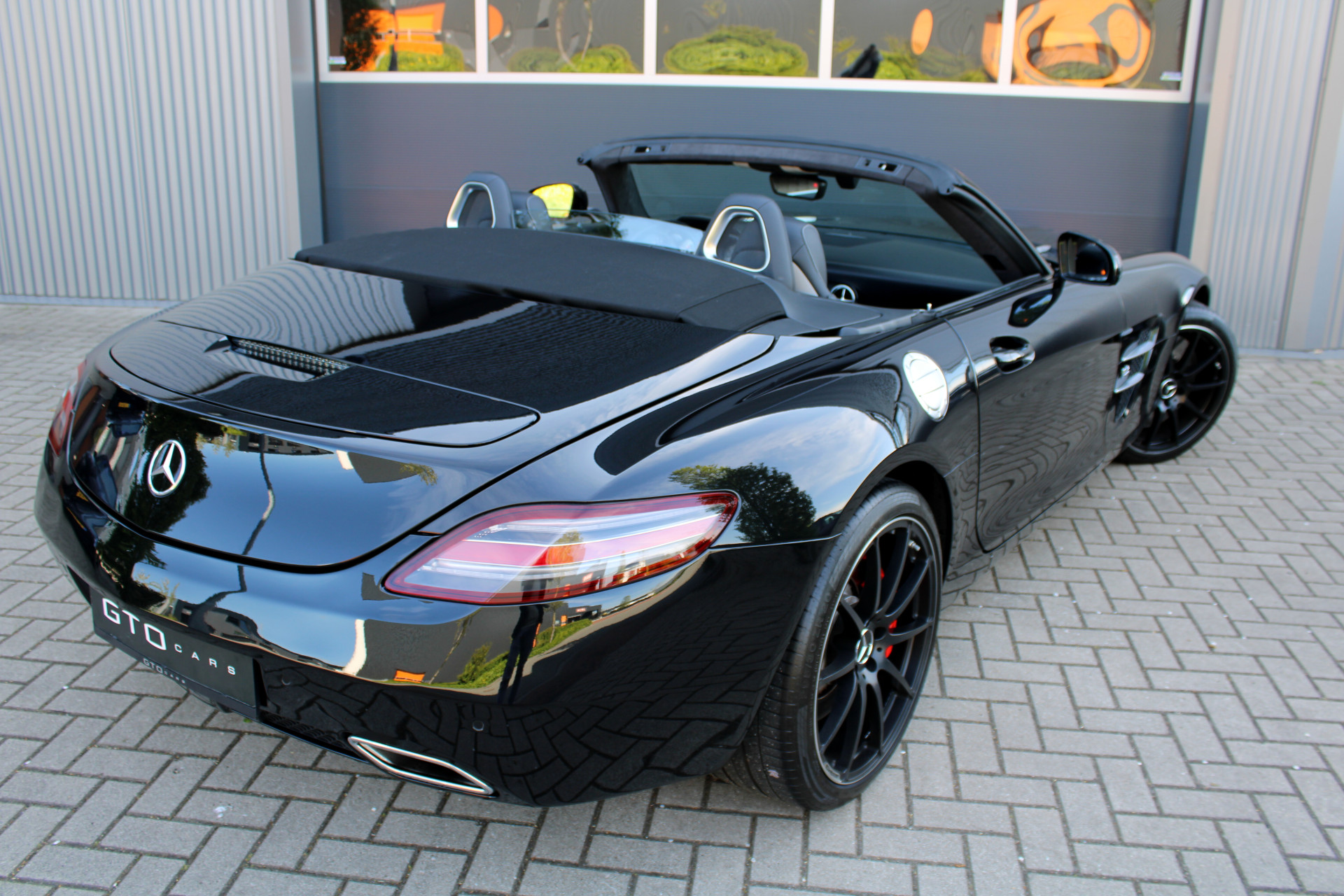 44395318-19.jpg