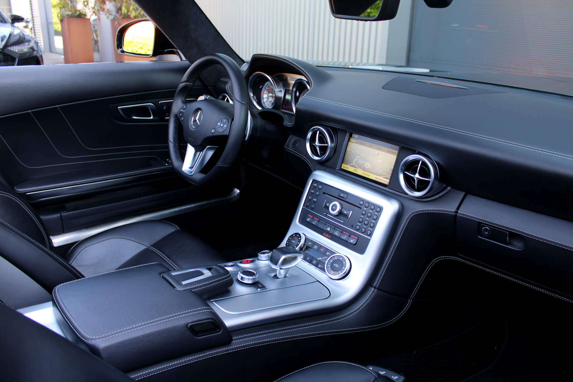 44395318-7.jpg
