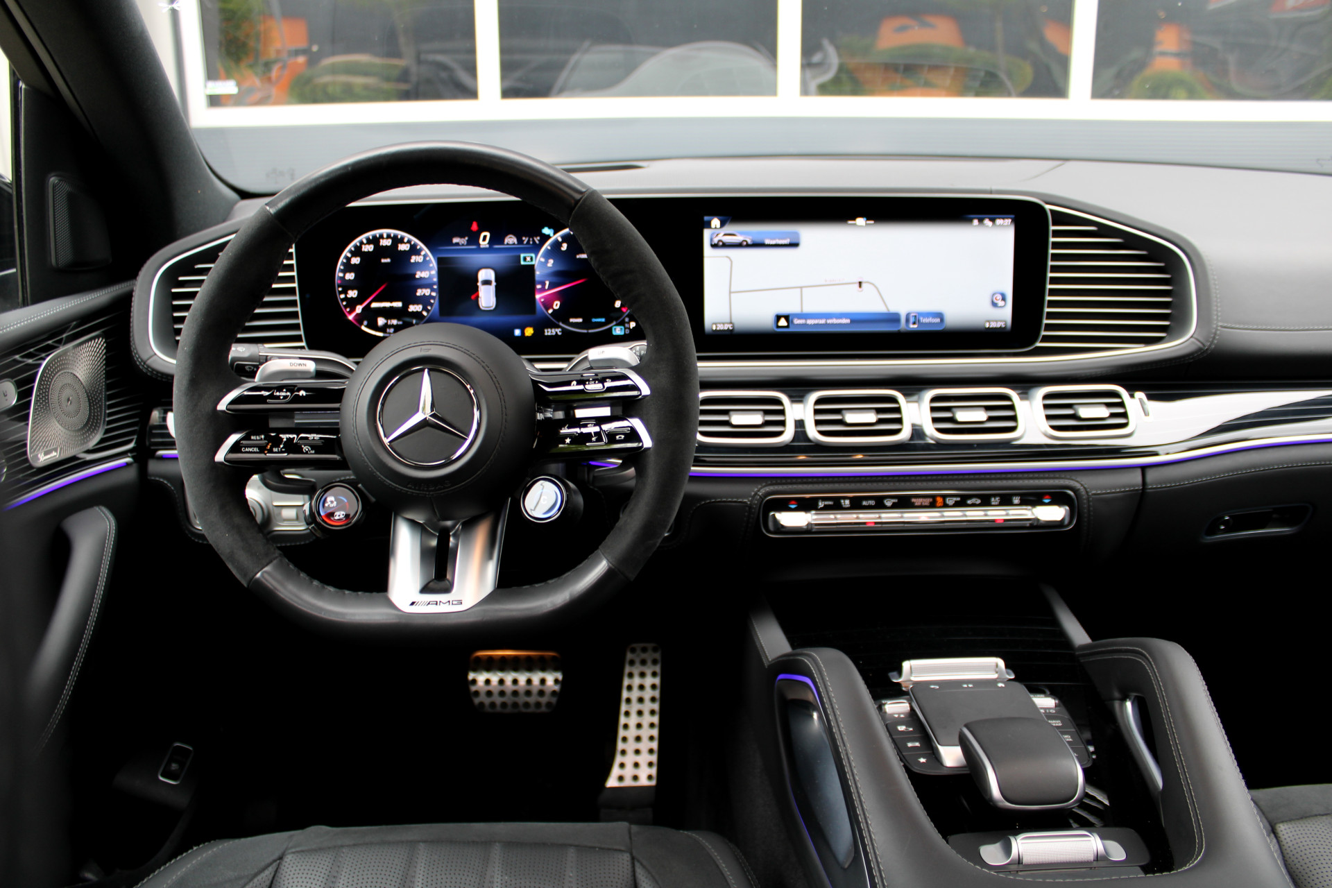 44497926-8.jpg