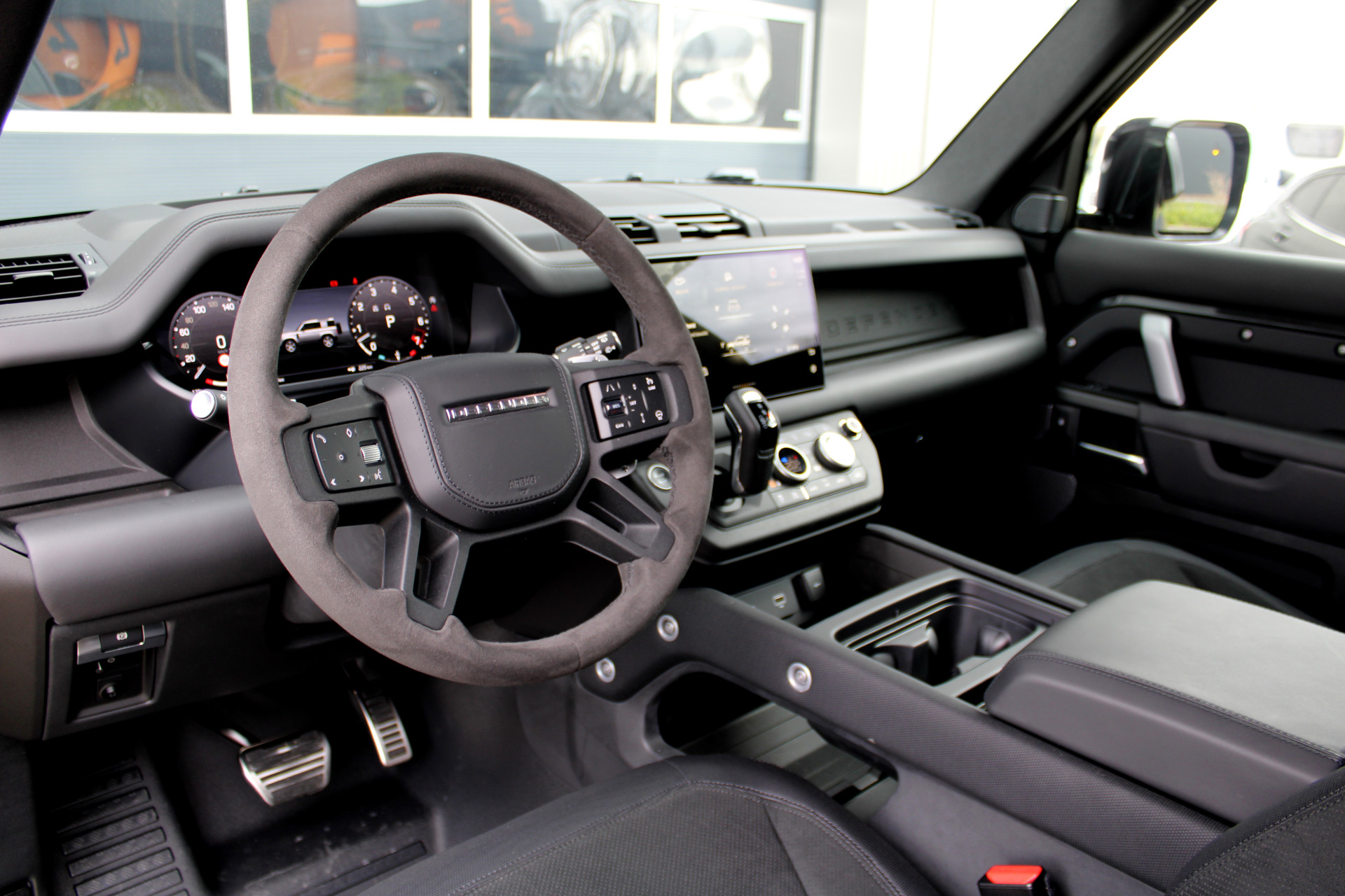 44918477-10.jpg