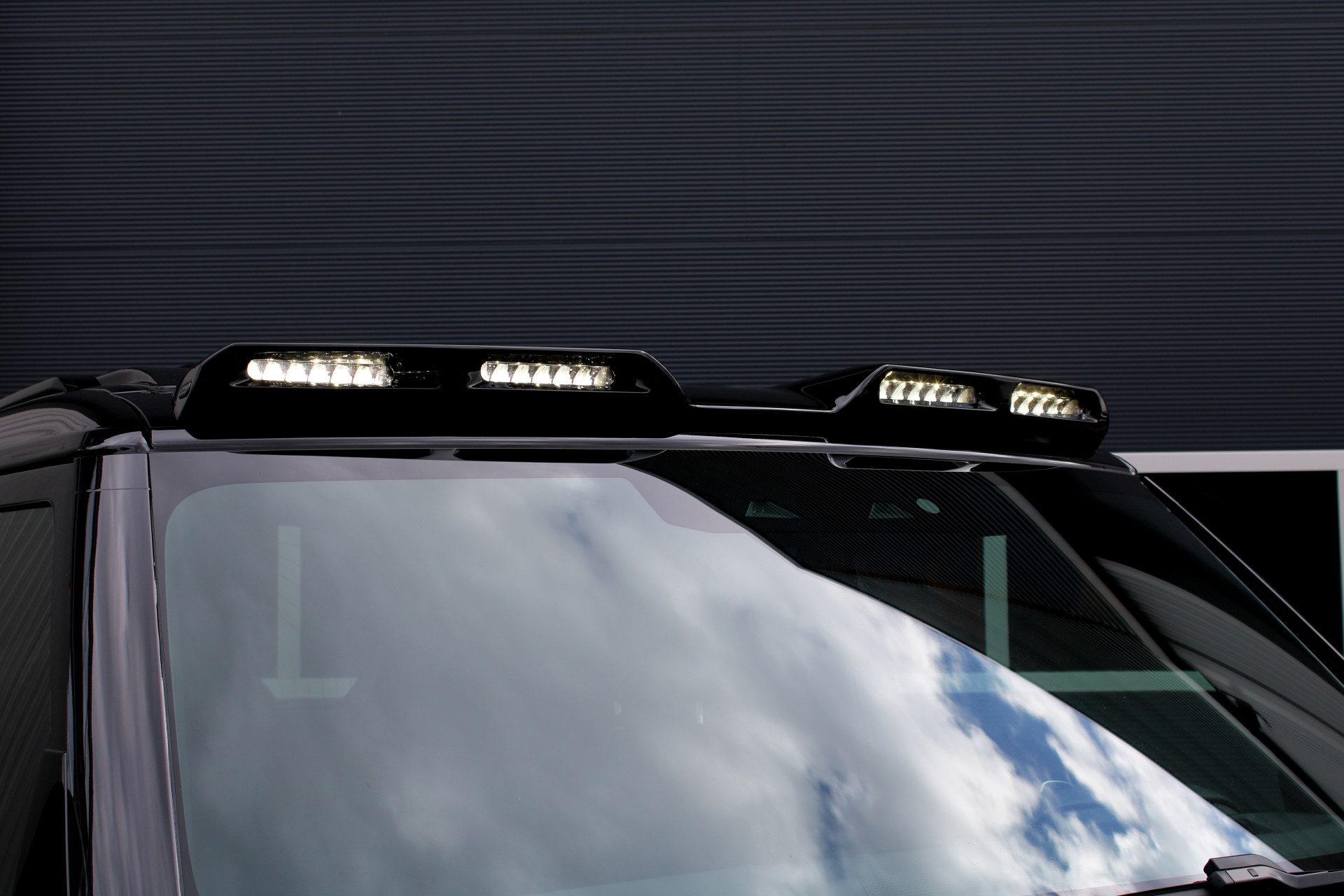 44918477-7.jpg