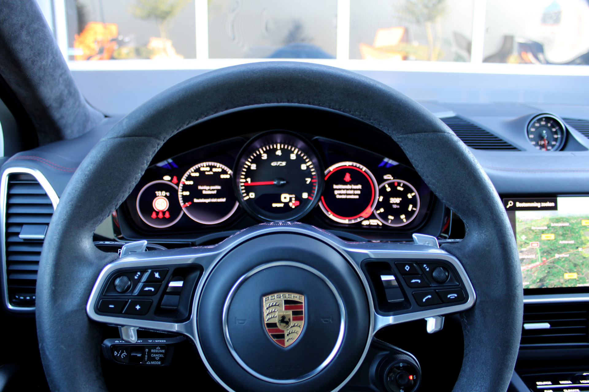 44975290-10.jpg