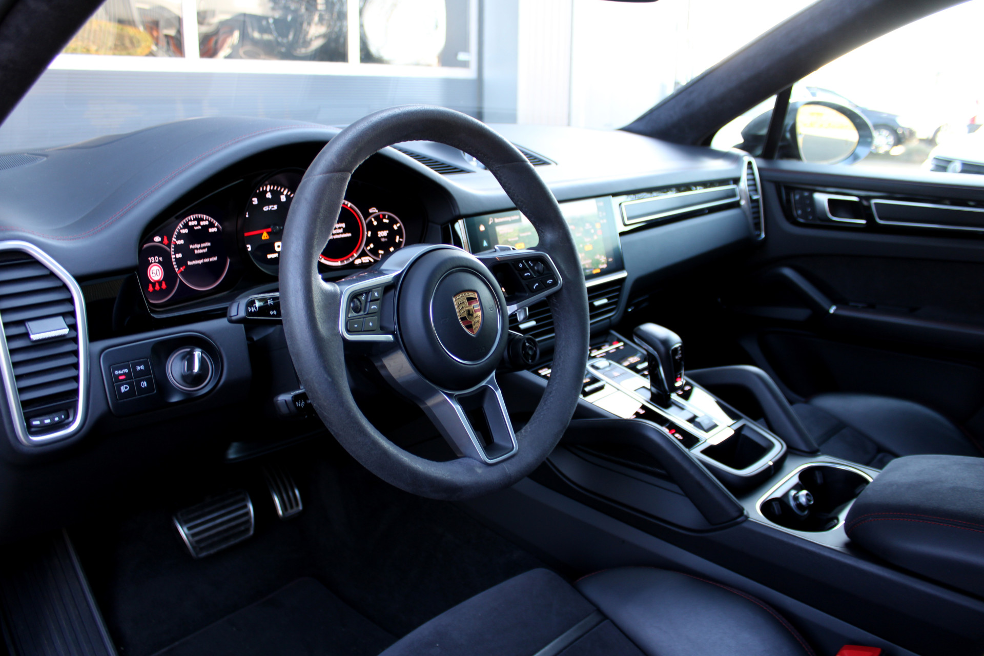 44975290-7.jpg
