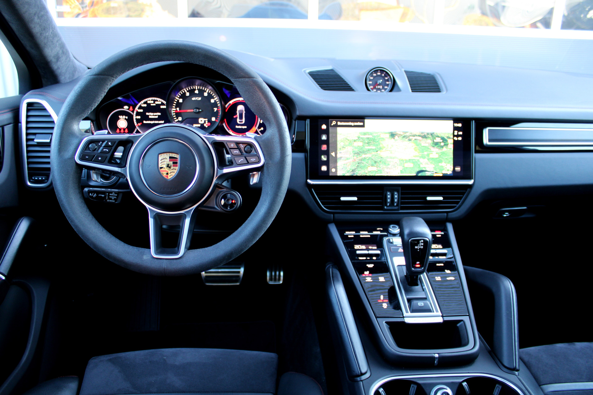 44975290-8.jpg