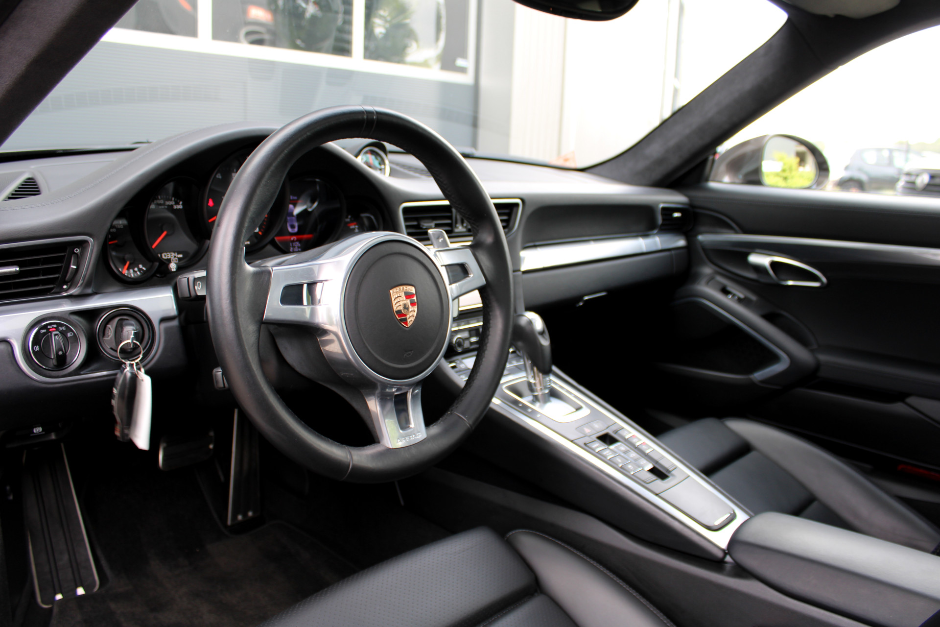 45355925-4.jpg