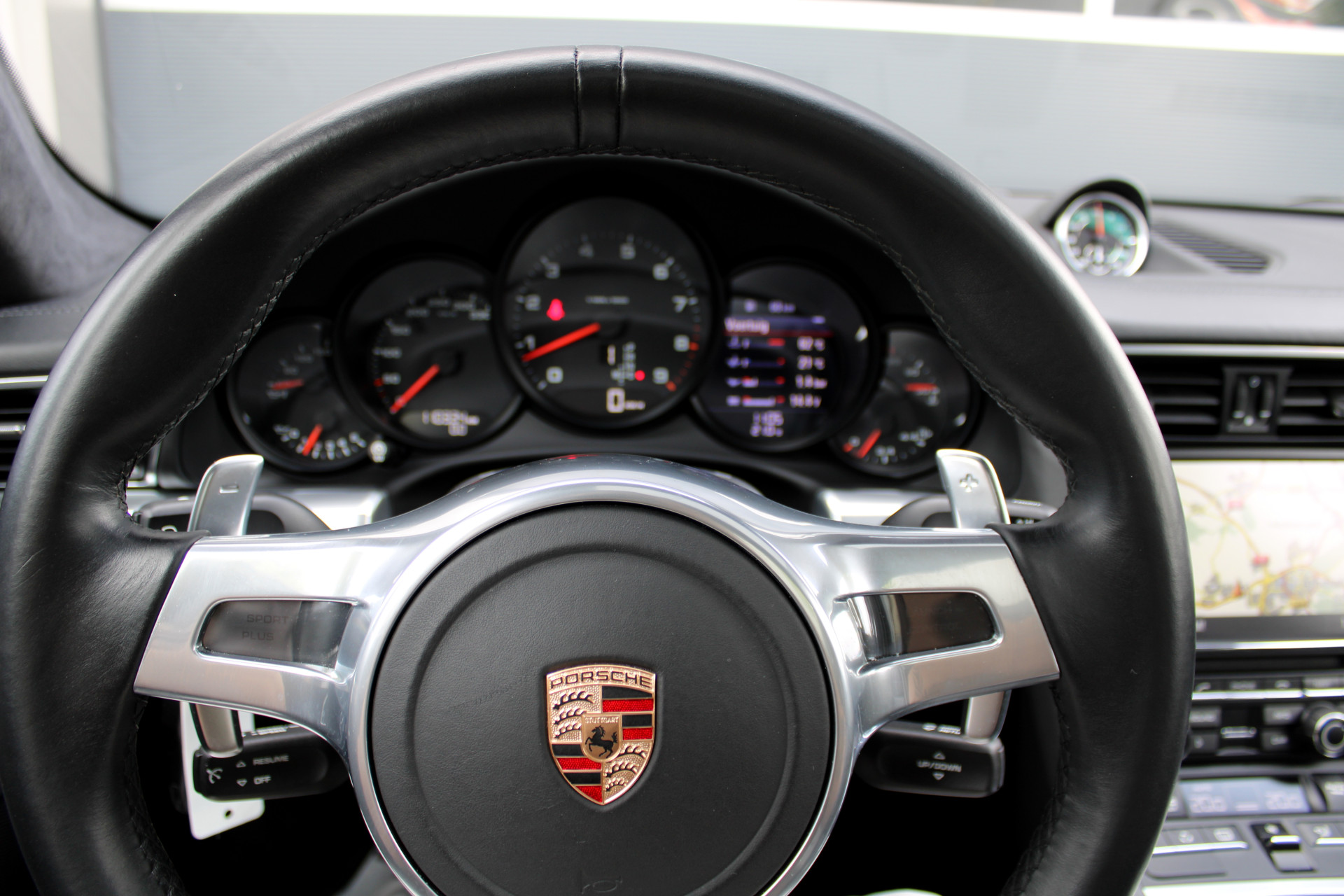 45355925-6.jpg