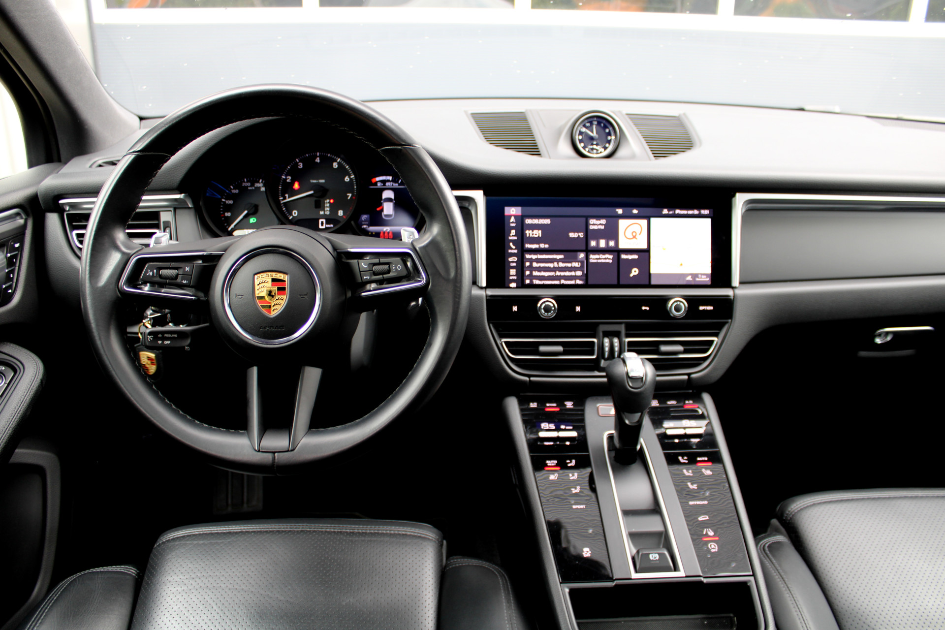 45615864-8.jpg