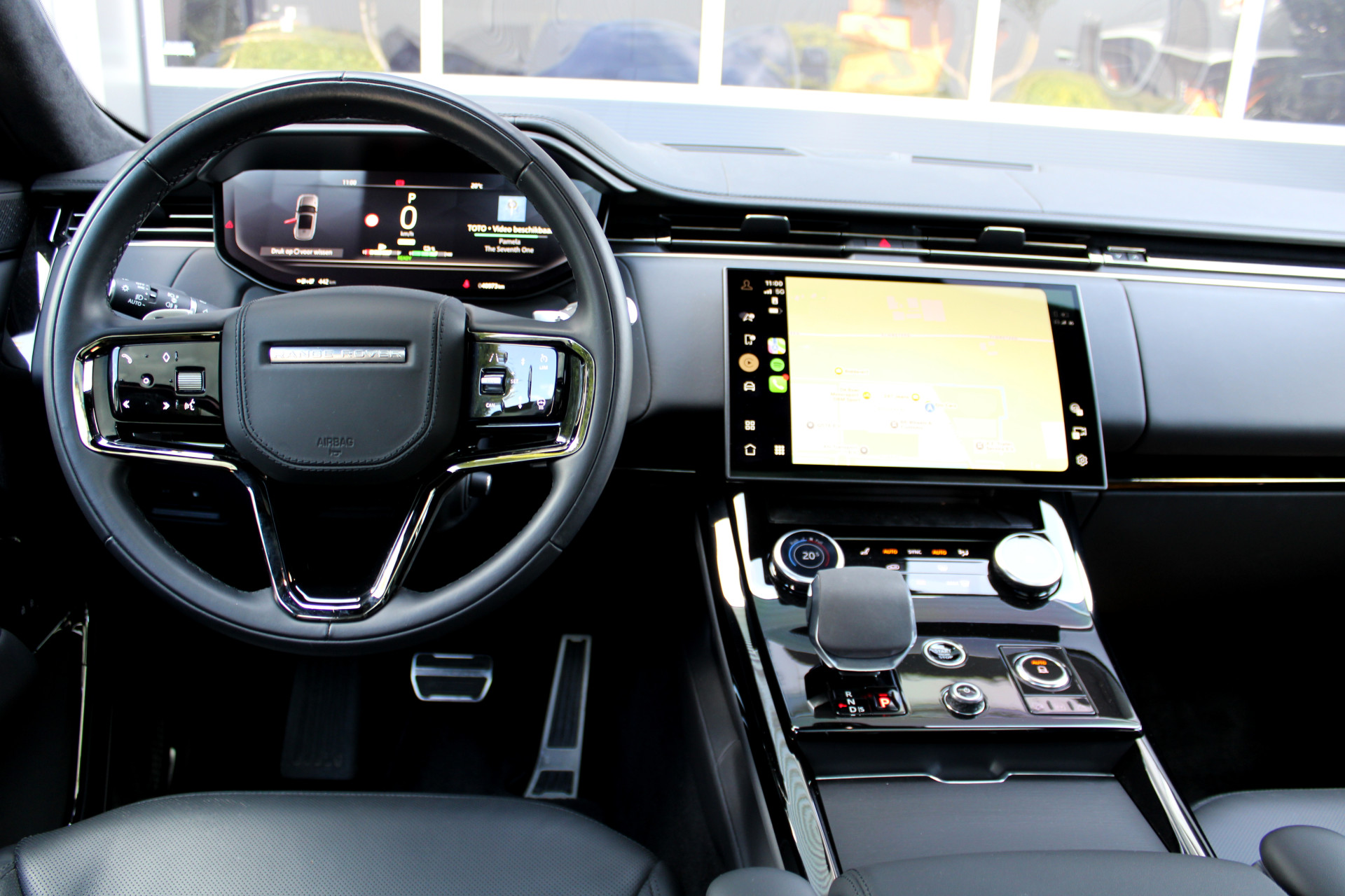 46824562-4.jpg