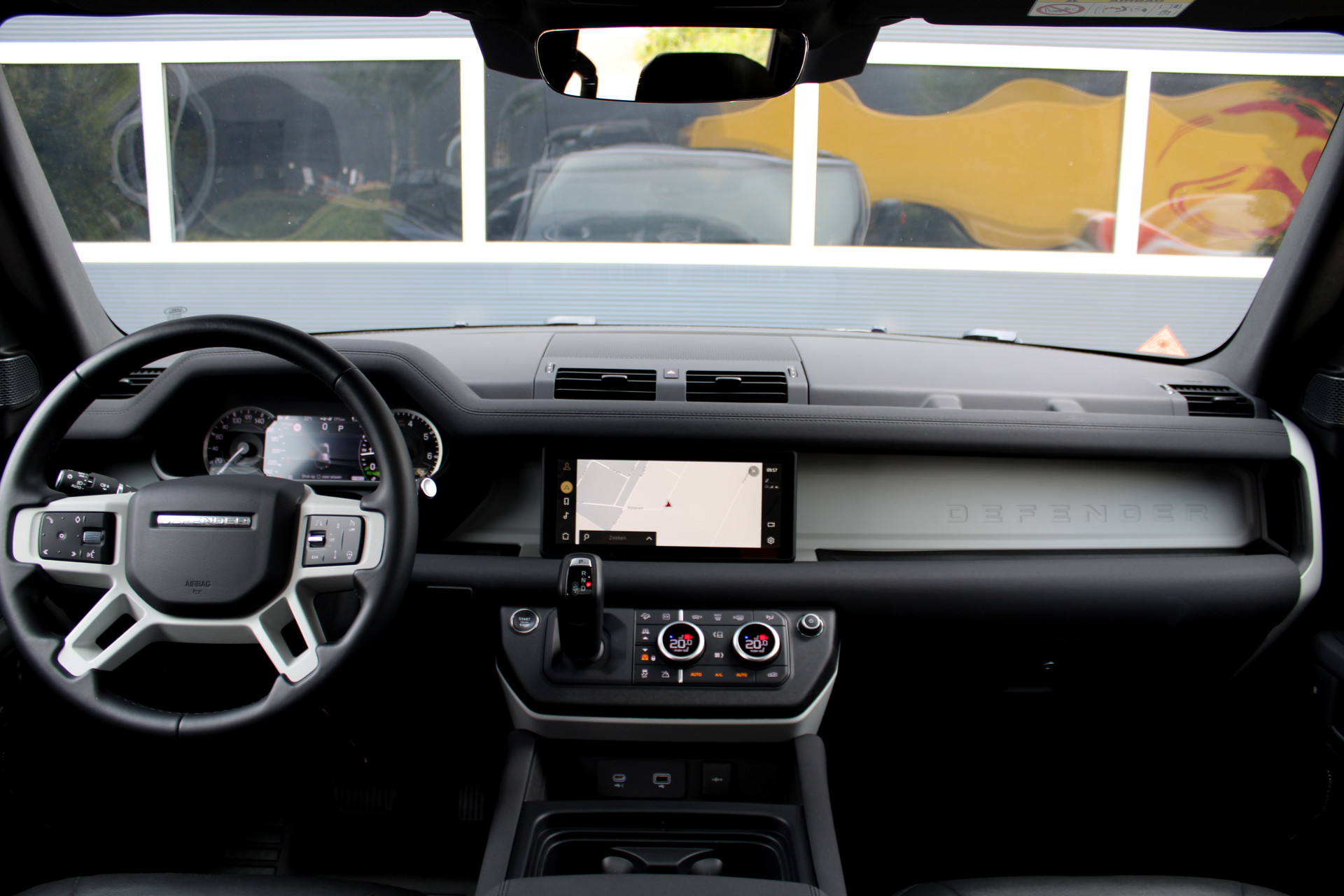 46844192-10.jpg