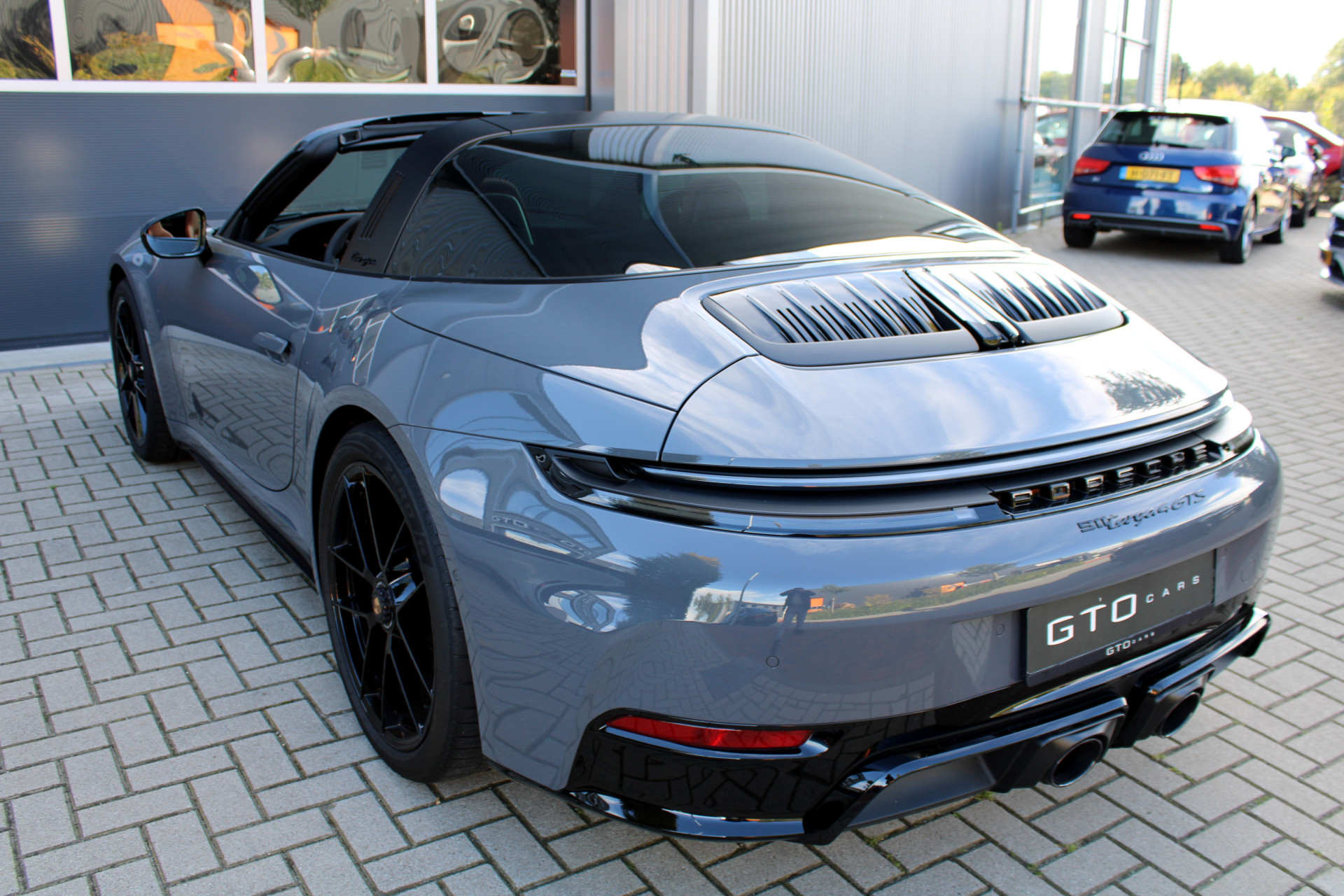 47860136-19.jpg